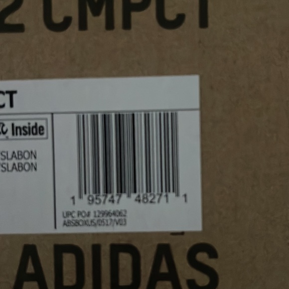 Yeezy sneakers - Picture 9 of 9